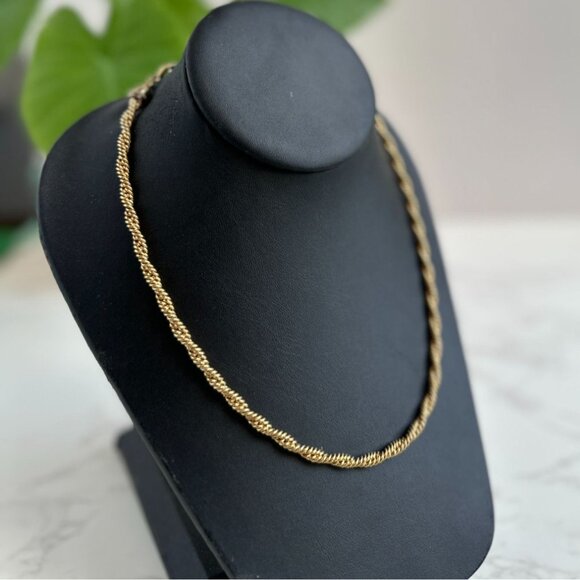 Vintage Monet Twisted Rope Gold-Tone Chain Necklace with Secure Clasp & Hallmark - Picture 5 of 7